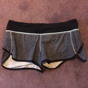 Lulu lemon peppered gray run speed shorts size 8